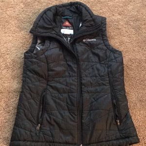 Women’s Columbia black vest